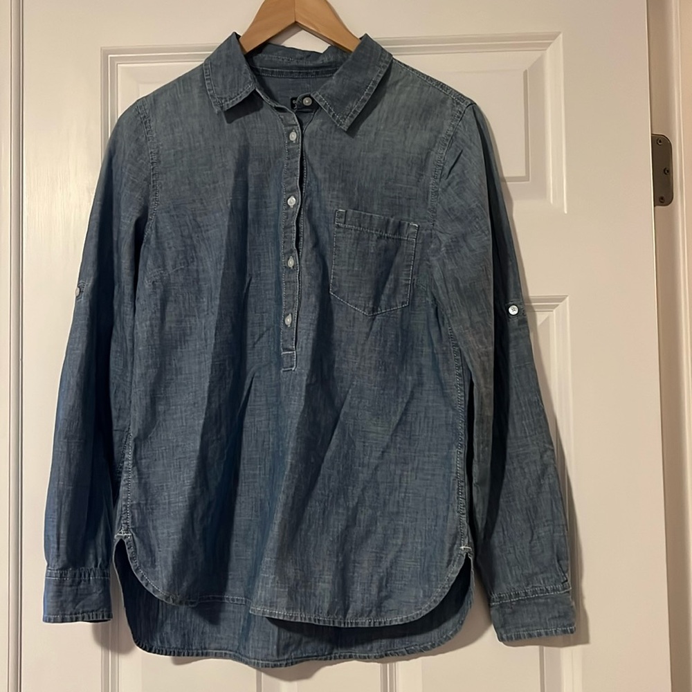 Women’s Gap blouse